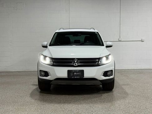 Used 2017 Volkswagen Tiguan SEL image 3