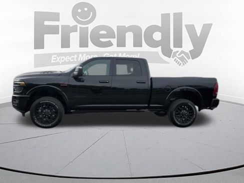 Used 2025 RAM 2500 Limited AWD/4WD image 2
