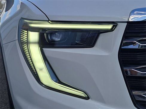 Certified 2025 GMC Acadia Elevation image 10