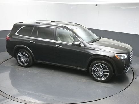 Used 2025 Mercedes-Benz GLS 450 4MATIC image 42