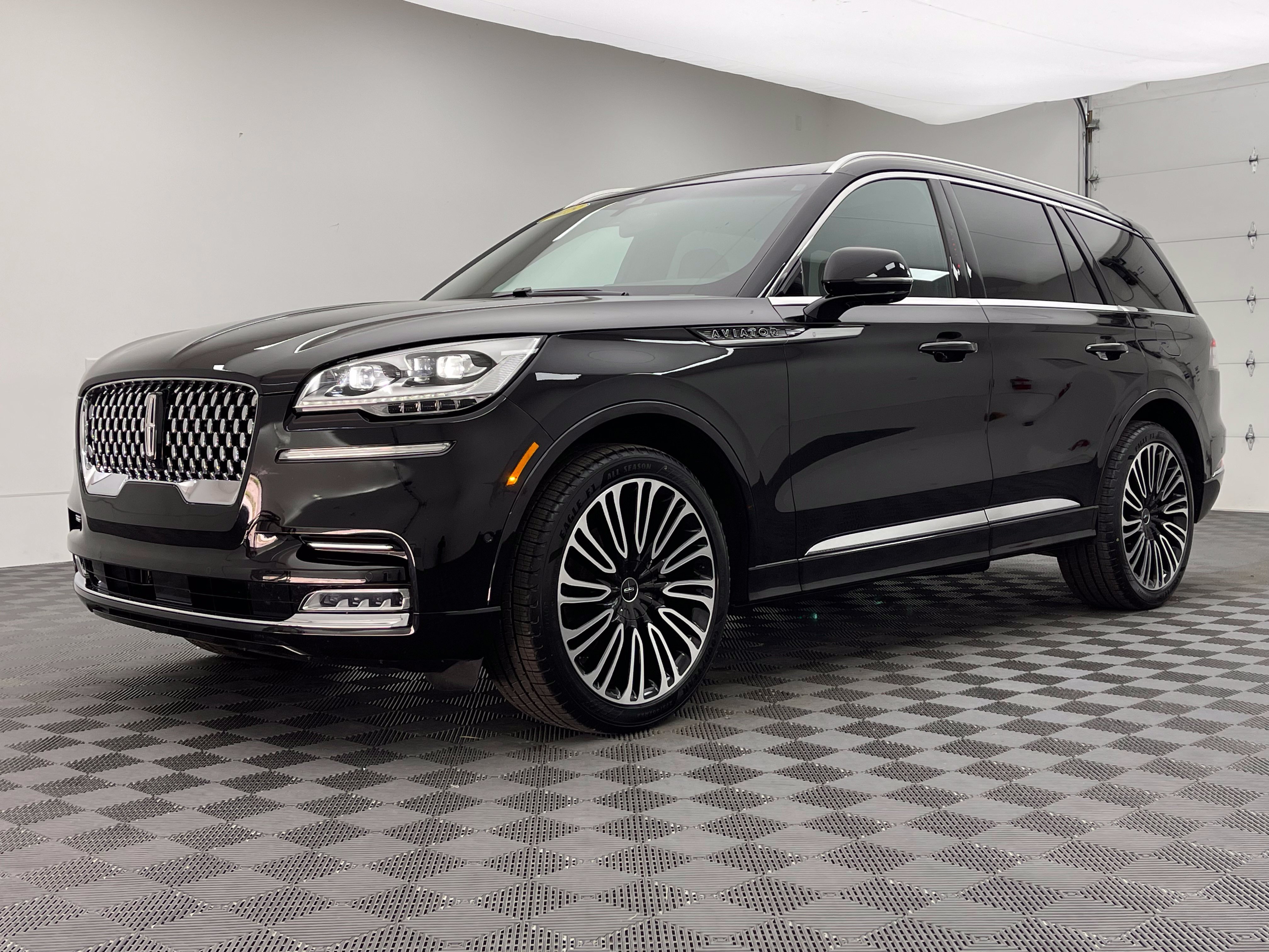 Used 2023 Lincoln Aviator Black Label w/ Dynamic Handling Package AWD/4WD image 2