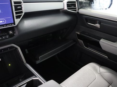 Used 2024 Toyota Tundra Limited AWD/4WD image 25