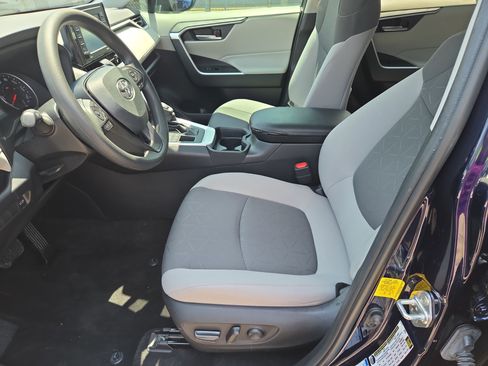 Used 2020 Toyota RAV4 XLE w/ Convenience Package AWD/4WD image 5