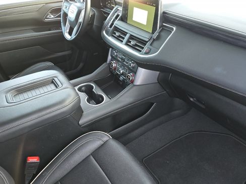 Used 2024 GMC Yukon SLT image 19