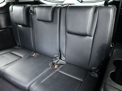 Used 2019 Toyota Highlander Limited image 19