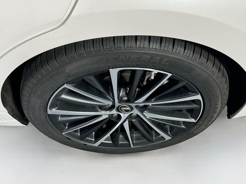Used 2025 Lexus ES 350 w/ Premium Package FWD image 30