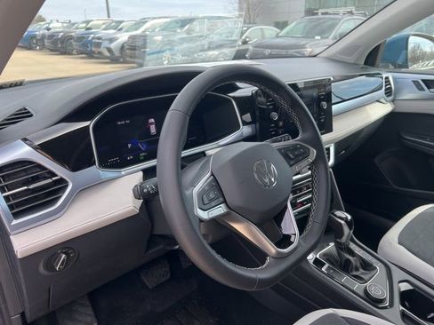 New 2026 Volkswagen Taos SE image 12