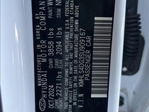 Used 2025 Hyundai Elantra SEL FWD image 24