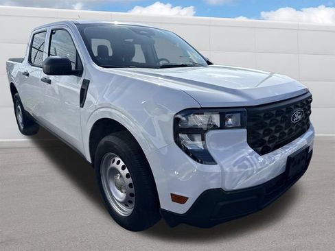 Used 2025 Ford Maverick XL w/ Equipment Group 102A image 8