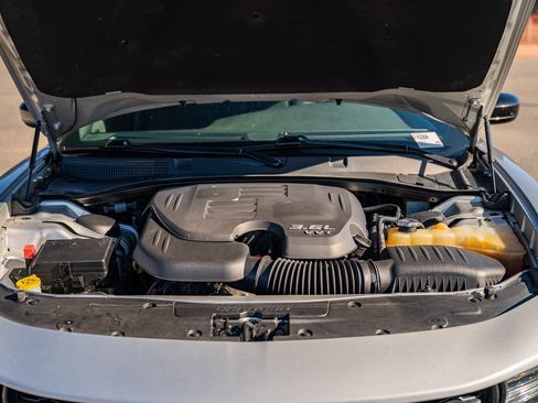 Used 2019 Dodge Charger SXT image 25