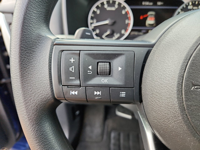 Used 2023 Nissan Rogue S AWD/4WD image 21