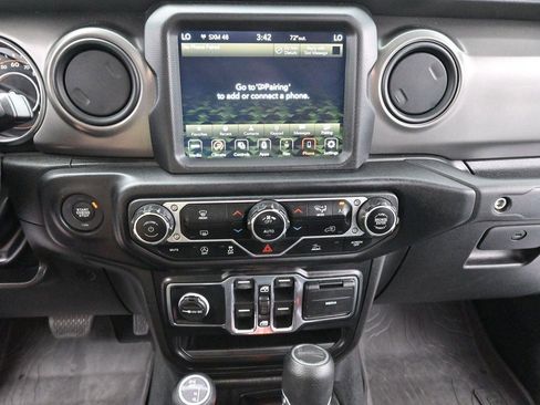 Used 2022 Jeep Gladiator Sport AWD/4WD image 18