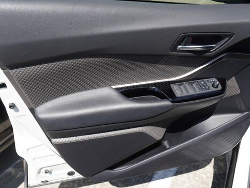 Used 2020 Toyota C-HR Limited FWD image 15