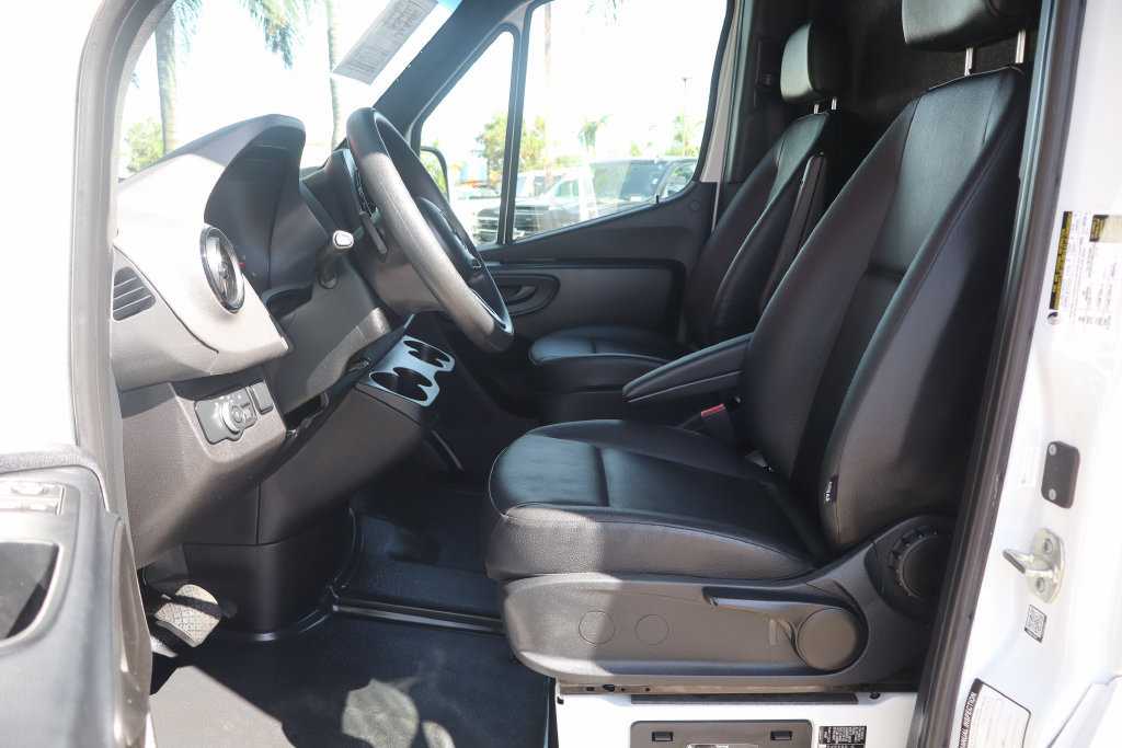 Used 2022 Mercedes-Benz Sprinter 2500 image 22