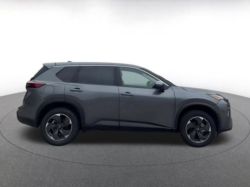 Used 2025 Nissan Rogue SV FWD image 16