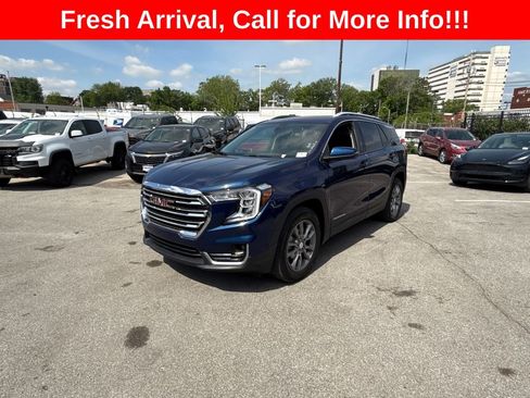 Used 2022 GMC Terrain SLT w/ LPO, Floor Liner Package AWD/4WD image 2