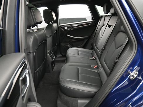 Certified 2025 Porsche Macan image 25