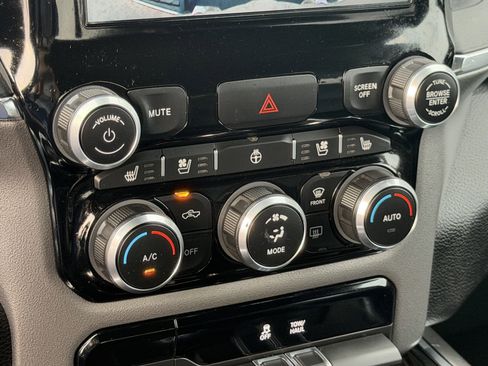 Used 2024 RAM 1500 Laramie image 19