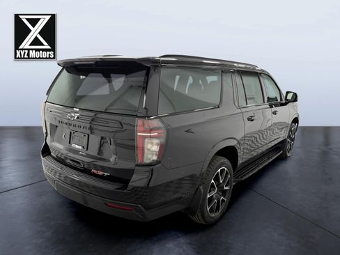 Used 2024 Chevrolet Suburban RST w/ Luxury Package image 6