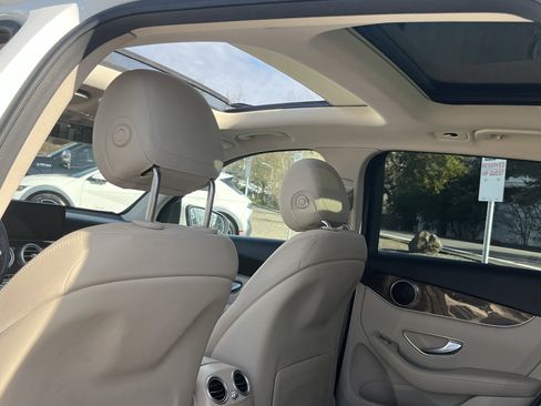 Used 2020 Mercedes-Benz GLC 300 4MATIC image 15