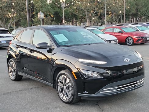Certified 2023 Hyundai Kona SE image 25