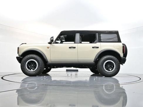 New 2025 Ford Bronco Badlands image 28