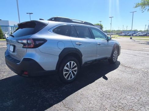 Used 2024 Subaru Outback Premium AWD/4WD image 7