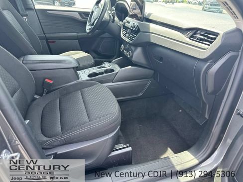 Used 2025 Ford Escape Active AWD/4WD image 20