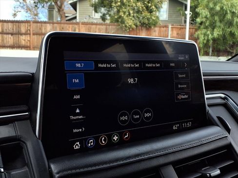 Used 2021 Chevrolet Suburban Z71 w/ Luxury Package image 7