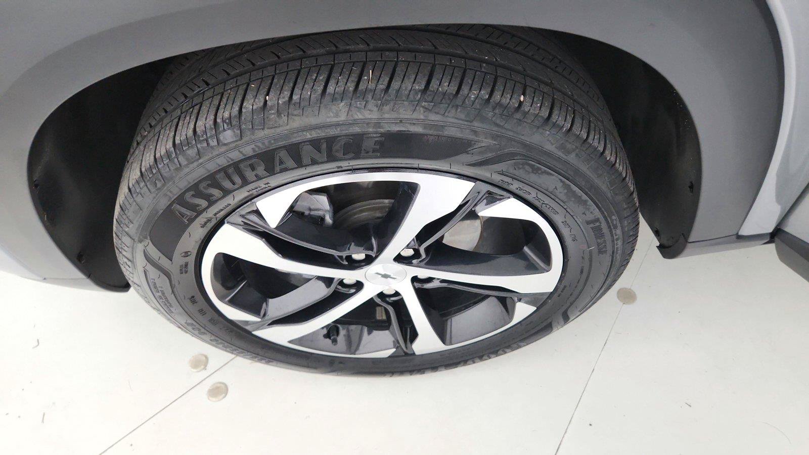 Used 2024 Chevrolet Trax RS FWD image 34