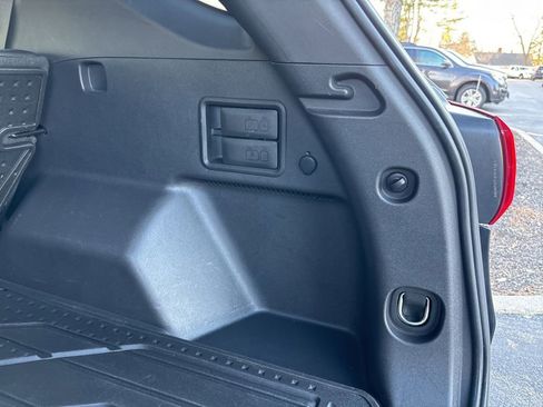 Used 2021 Chevrolet Equinox LT image 33