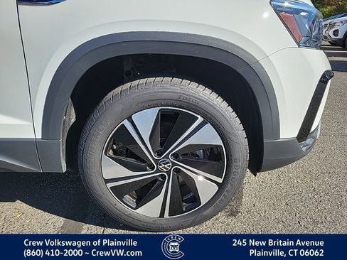 Certified 2023 Volkswagen Taos SE image 12