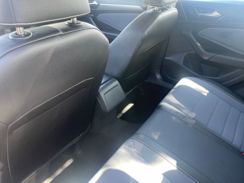 Used 2025 Volkswagen Jetta SE image 23