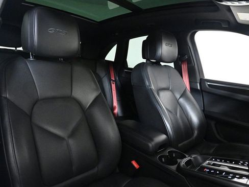 Certified 2022 Porsche Macan GTS image 19