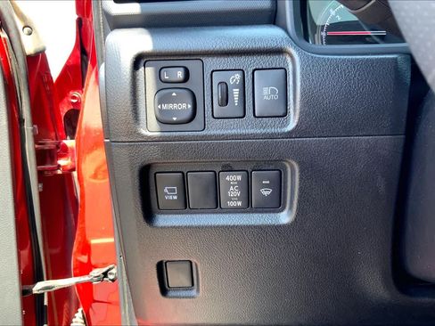 Used 2022 Toyota 4Runner TRD Off-Road Premium AWD/4WD image 36