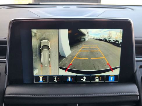 Used 2022 Chevrolet Tahoe Z71 w/ Luxury Package image 15