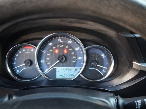 Used 2014 Toyota Corolla LE image 31