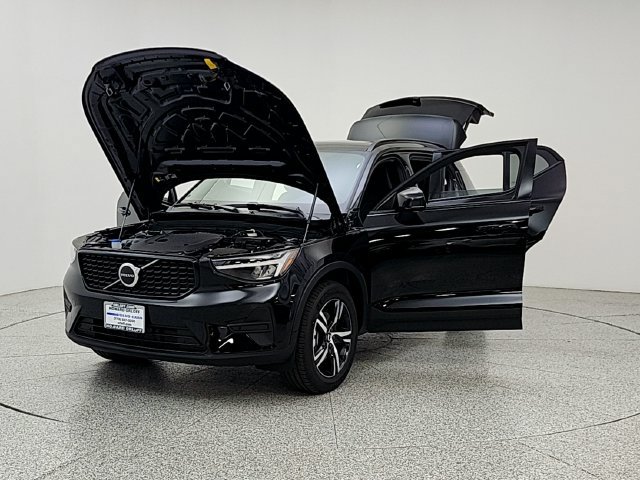 New 2026 Volvo XC40 B5 Core w/ Protection Package Premier AWD/4WD image 9