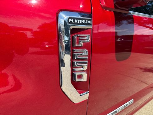 Used 2017 Ford F250 Platinum w/ FX4 Off-Road Package AWD/4WD image 10