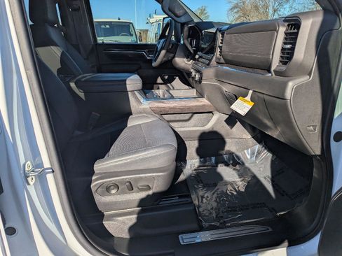 Used 2024 Chevrolet Silverado 2500 LTZ w/ LTZ Convenience Package image 35