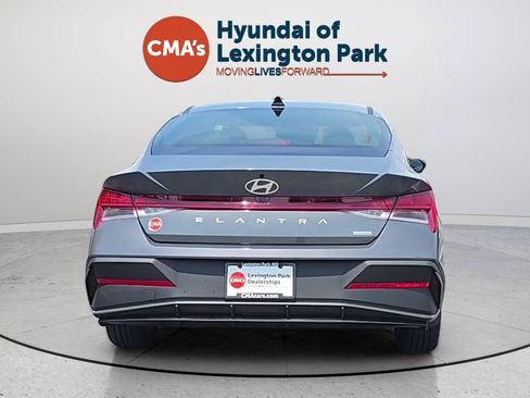 Certified 2026 Hyundai Elantra Hybrid FWD image 4