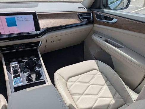 New 2026 Volkswagen Atlas SE FWD image 19