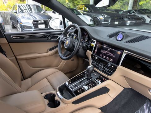 Certified 2026 Porsche Macan AWD/4WD image 53