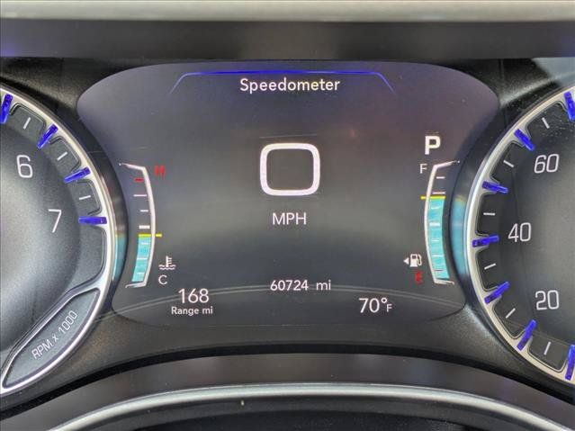 Used 2024 Chrysler Pacifica Touring-L FWD image 11