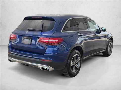 Used 2017 Mercedes-Benz GLC 300 4MATIC image 5