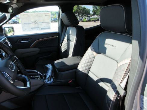 New 2026 GMC Canyon Denali AWD/4WD image 12