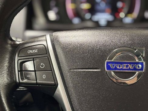 Used 2016 Volvo XC60 T5 Premier w/ Proximity Package FWD image 31