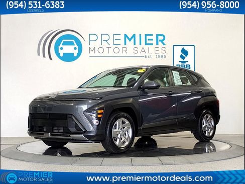 Used 2024 Hyundai Kona SE image 1
