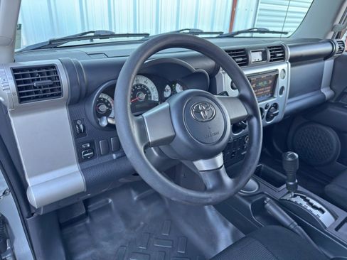 Used 2007 Toyota FJ Cruiser 2WD image 11