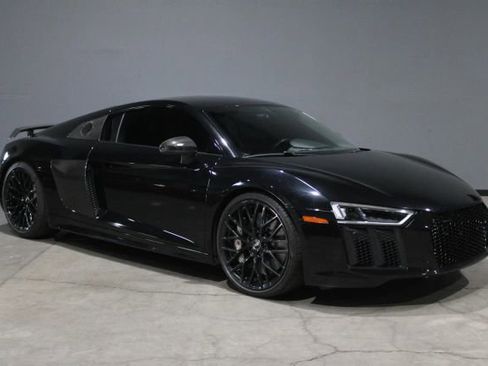 Used 2018 Audi R8 V10 plus image 4